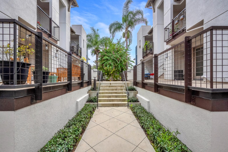 Building Photo - 5410 W 149th Pl