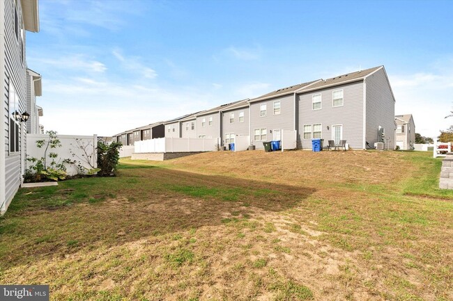 Building Photo - 59 Peregrine Way