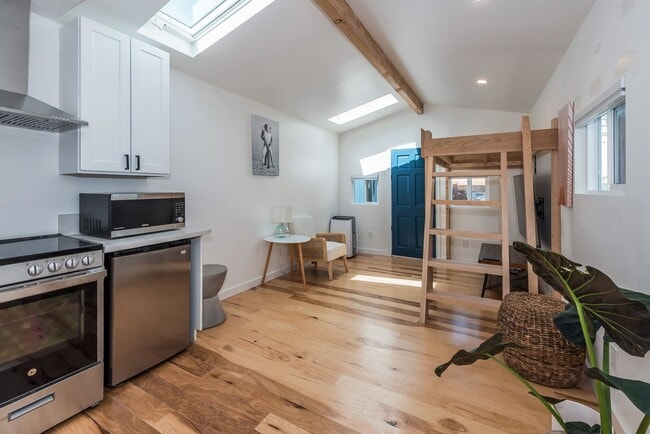 Building Photo - 208 S Voluntario St