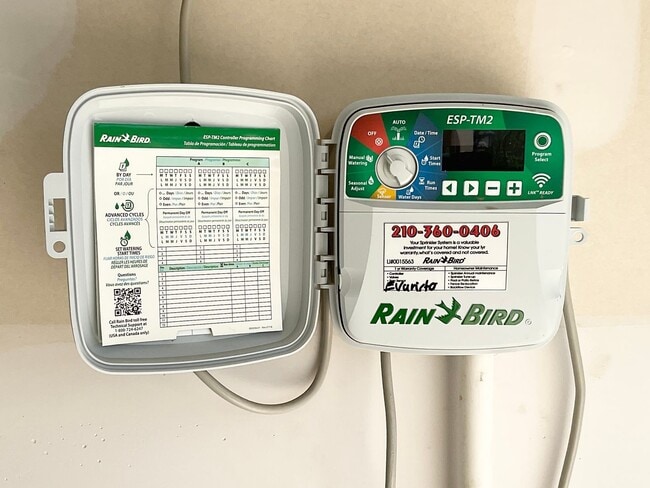 Building Photo - Beautiful like-new 3 bed | 2 bath home - Amazing community amenities!