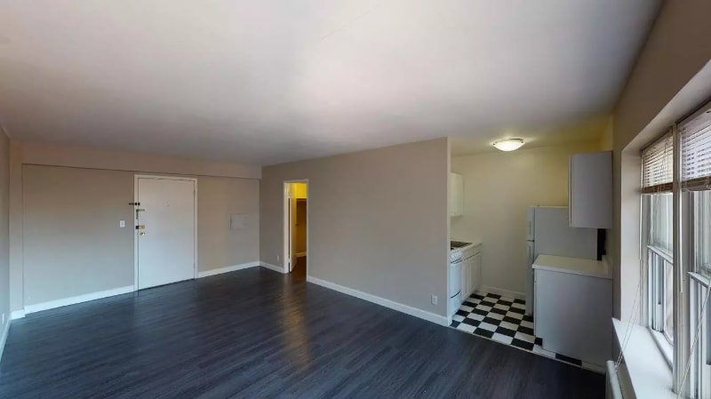 Primary Photo - 1653 N Prospect Ave