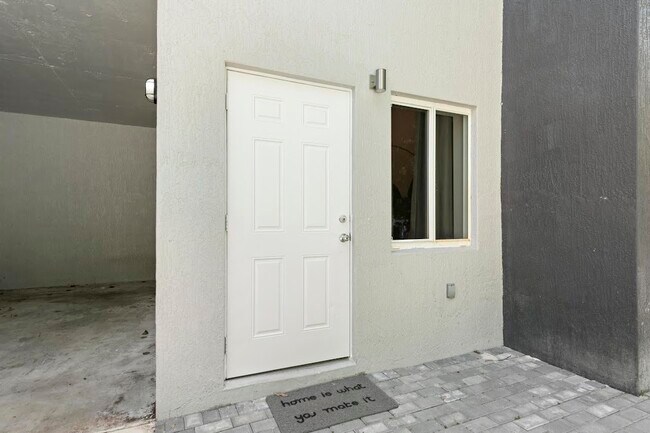 Building Photo - 5125 NW 5th Ave
