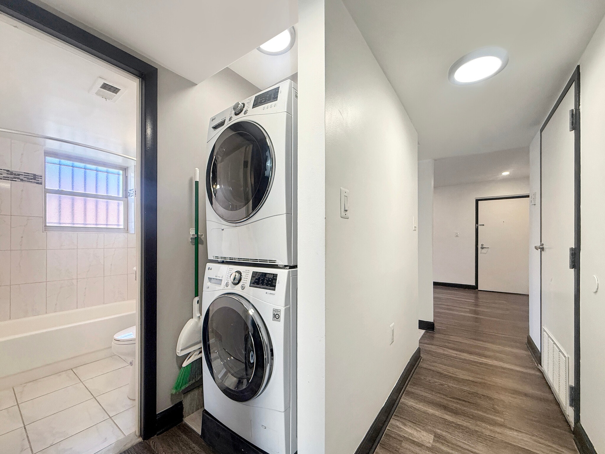 Building Photo - 2650 Birney Pl SE