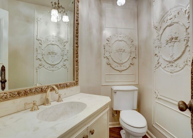 Building Photo - 7937 Woodway Dr