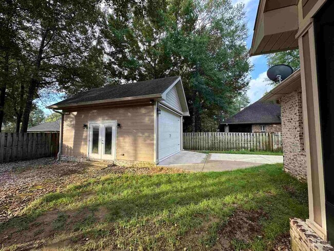 Building Photo - 8864 Spider Lily Way