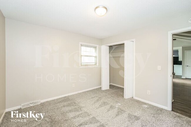 Building Photo - 104 Heron Ct