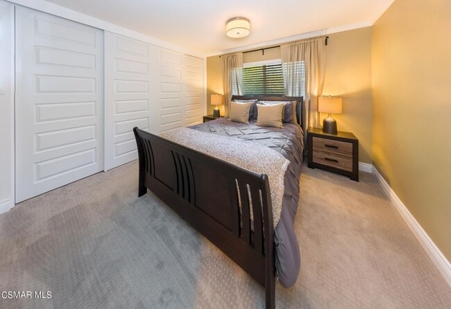 Building Photo - 249 Greenmeadow Dr