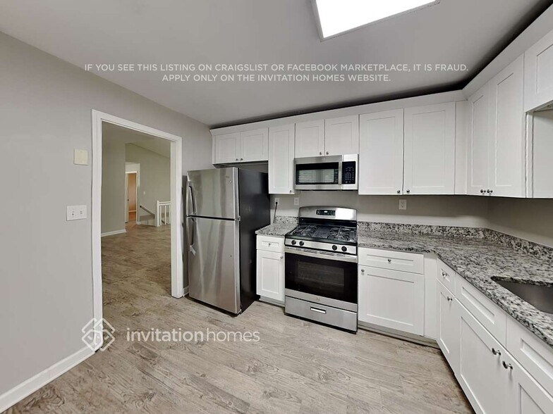 Building Photo - 5545 Gibson Dr
