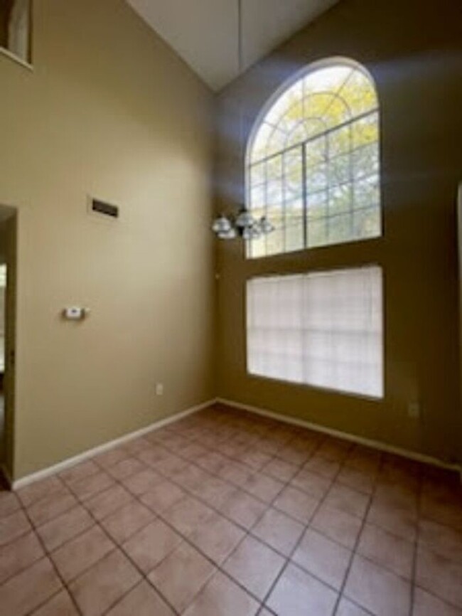 Building Photo - Beautiful remodeled 3 bed 2.5 bath