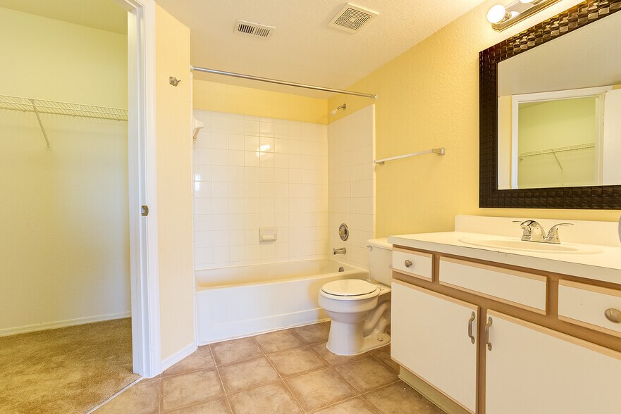 Building Photo - 2214 Grand Cayman Ct