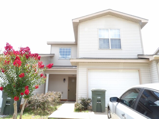 Building Photo - Creekside Townhomes, Creeke Lane, Enterpri...