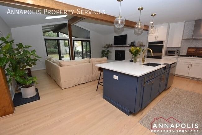 Building Photo - 364 Dun Robbin Dr