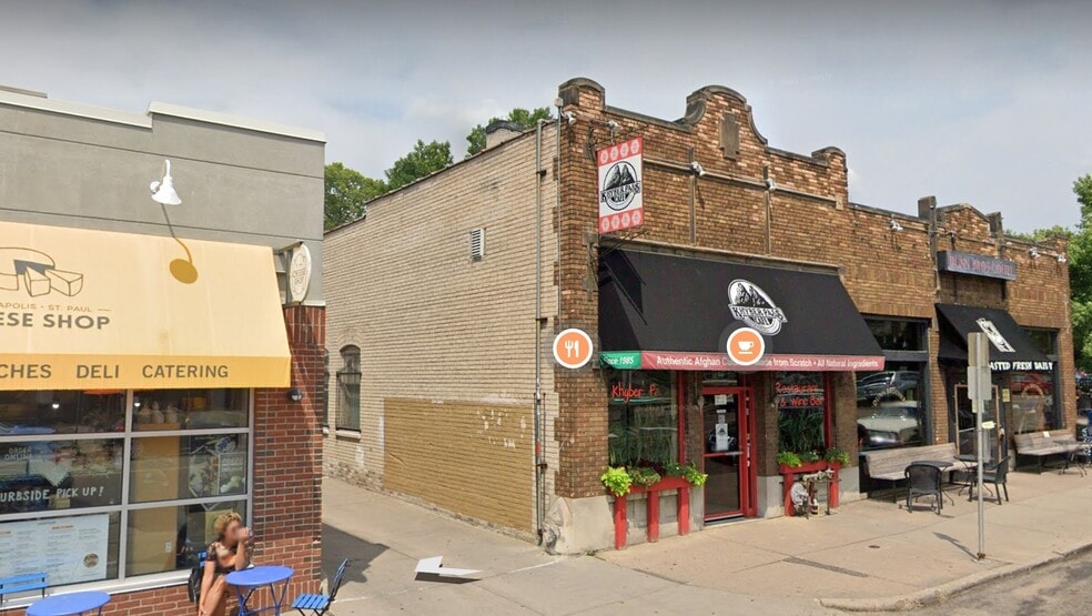 3 city blocks from Dunn Brothers coffee and Macalester College. - 1317 Summit Ave