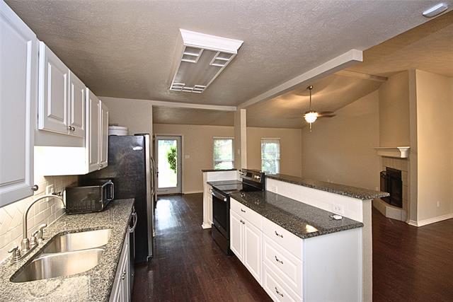 Building Photo - 3816 Hackberry Ln
