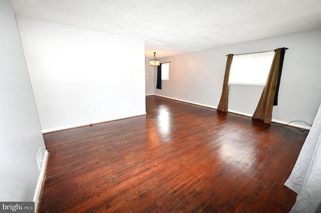 Building Photo - 2610 Lakehurst Ave