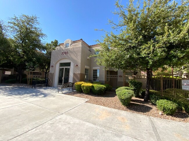 Building Photo - 1908 Tierra Vista Dr