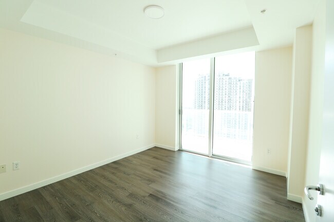 Bedroom - 300 S Biscayne Blvd