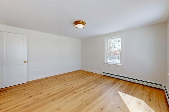 Building Photo - 3211 Main Rd