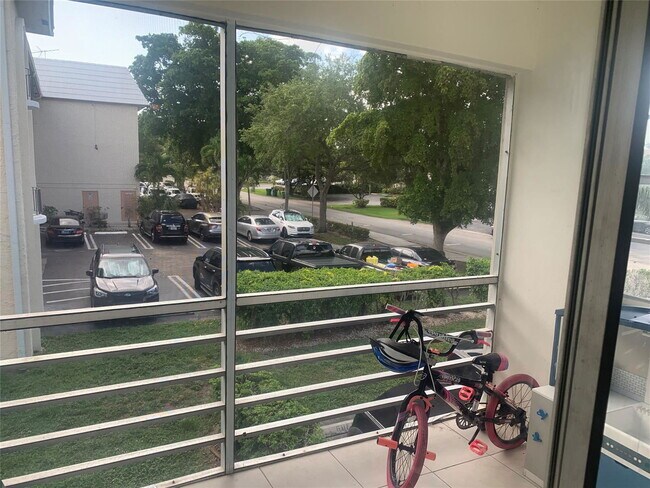 Building Photo - 8901 NW 38th Dr