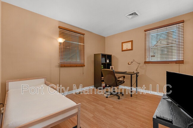 Building Photo - 8402 Church Ln