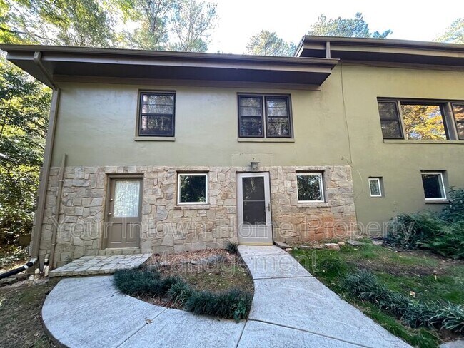 Building Photo - 1876 Mason Mill Rd