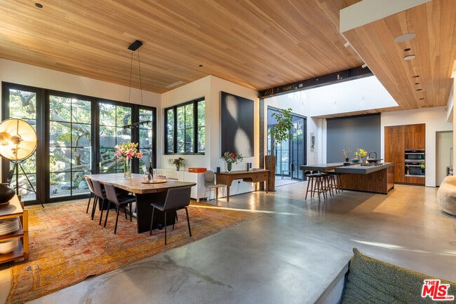 Building Photo - 746 Marco Pl