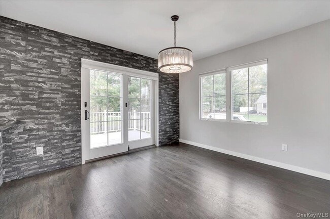 Building Photo - 10 Sandhage Dr