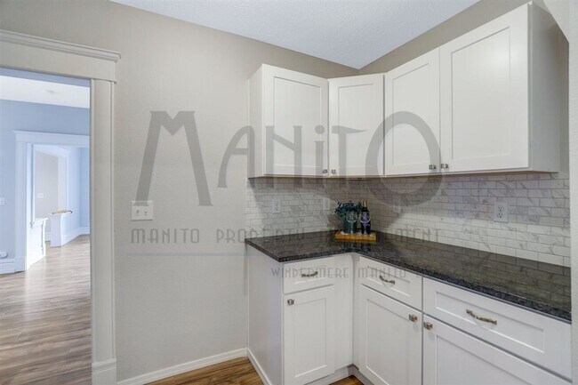 Building Photo - Charming home blocks from Kendall Yards