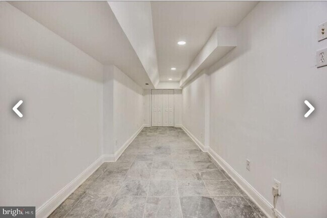 Building Photo - 111 E Cross St