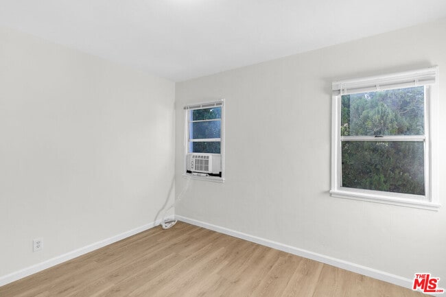 Building Photo - 1042 Sonora Ave