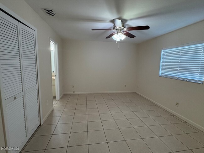 Building Photo - 727 SW 39th St