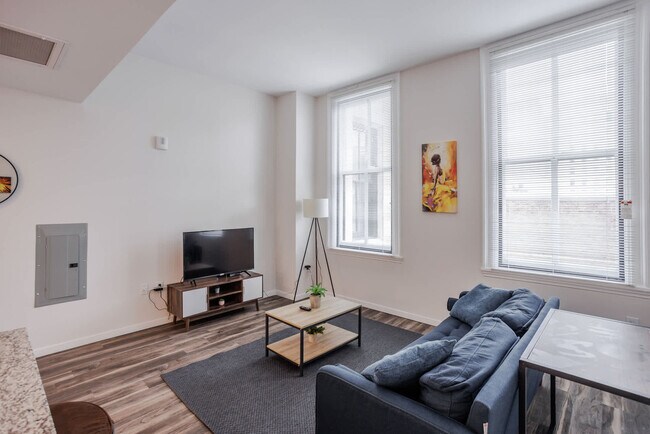 Building Photo - 9-JAN-JAN E 4th St