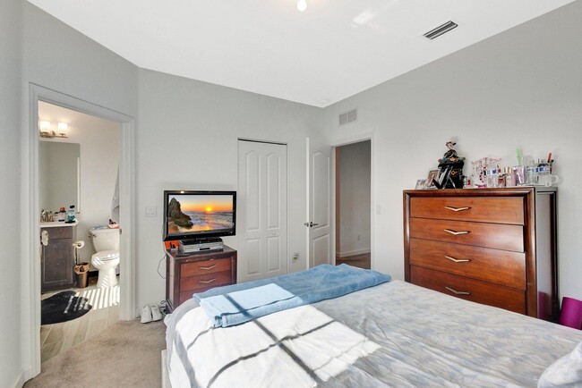 Building Photo - 3244 Dunning Dr