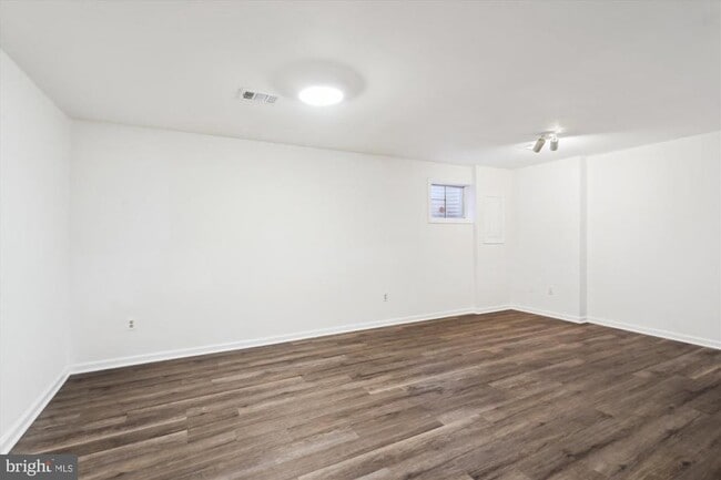 Building Photo - 8230 Goldstream Ct