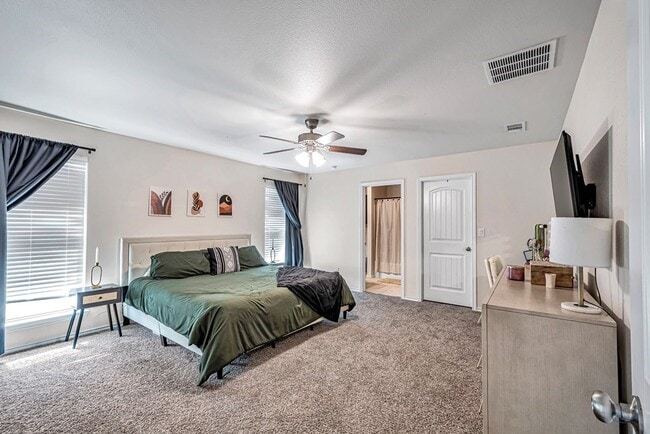 Building Photo - 6809 Brush Dr