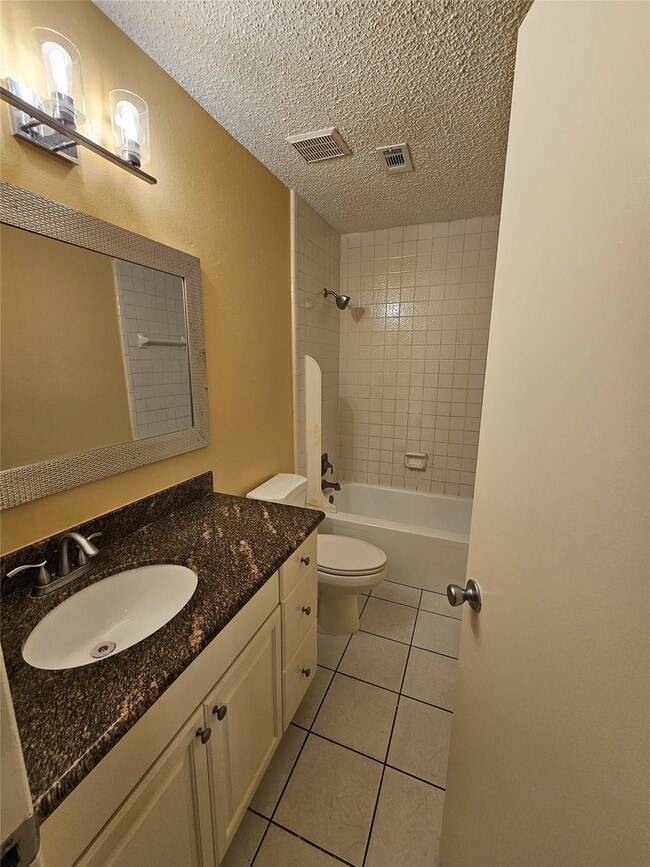 Building Photo - 5853 Village Forest Ct