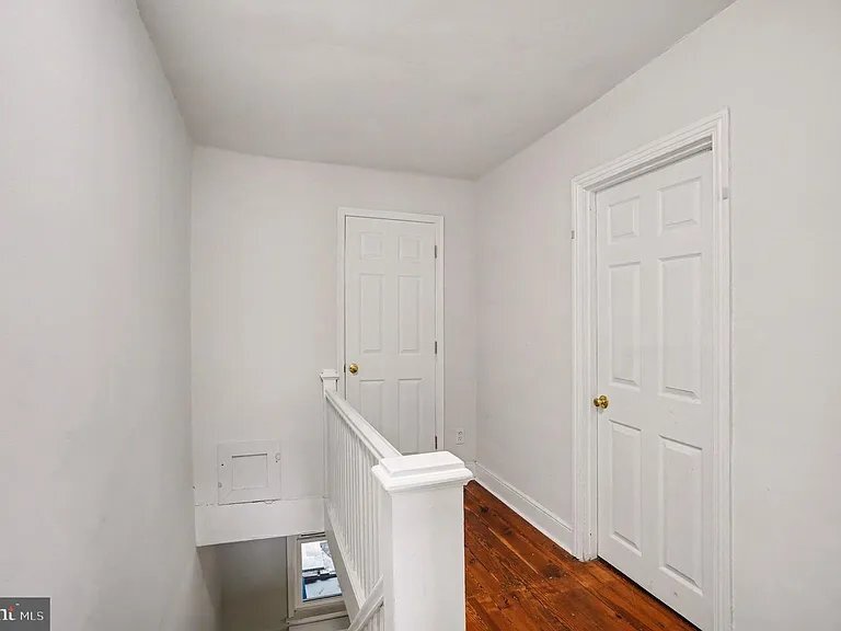 Building Photo - 115 Hermit St