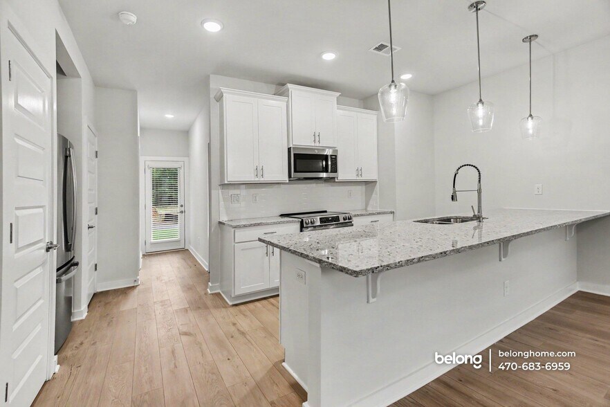 Building Photo - 300 Dempsey Dr