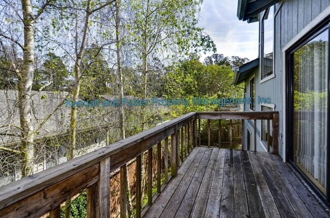 Building Photo - Spacious 3 Bed + Loft in Rio Del Mar