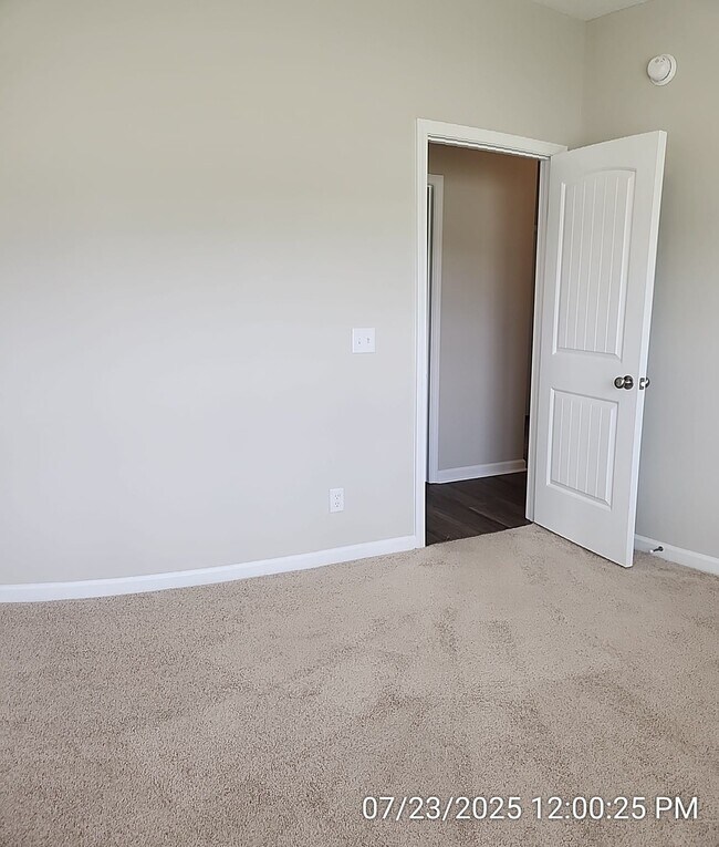 Building Photo - 64 Sunflower Cir NE