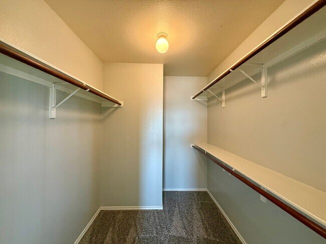 Building Photo - 6912 Meador Ave