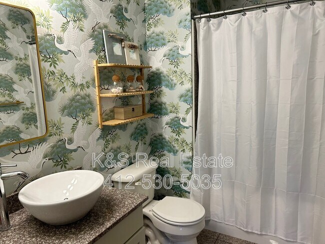 Building Photo - 306 Fourth Avenue - Unit 302