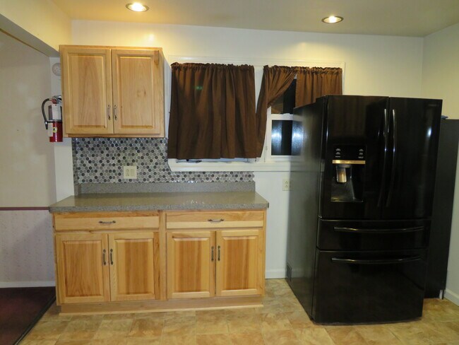 Building Photo - 2002 Cottage Ave