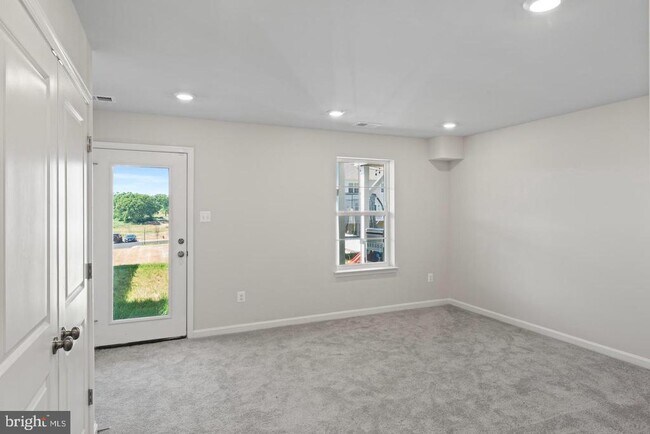 Building Photo - 51 Arsberg Dr