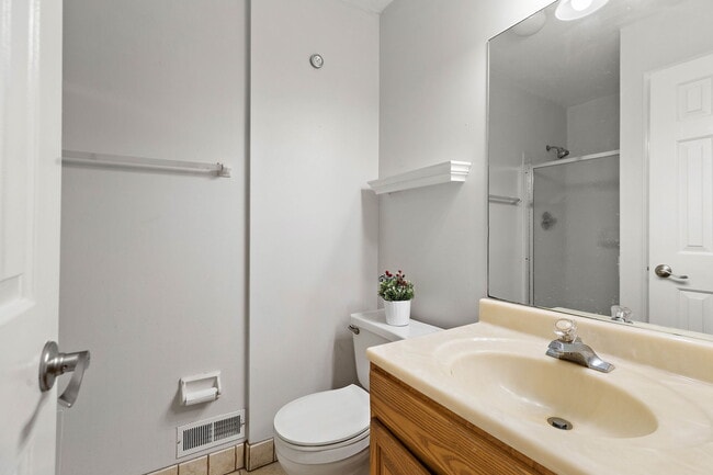 Building Photo - 38 Rampart Dr