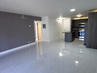 Building Photo - 770 SE 2nd Ave