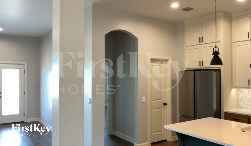 Building Photo - 3615 Alta Vis Dr