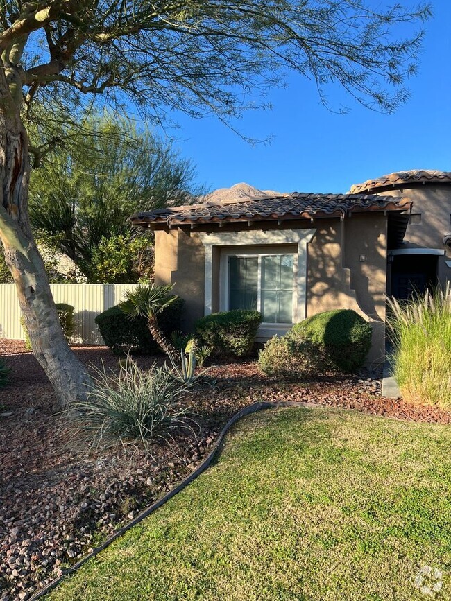 Building Photo - Charming Casita (Guest House) in Palm Springs