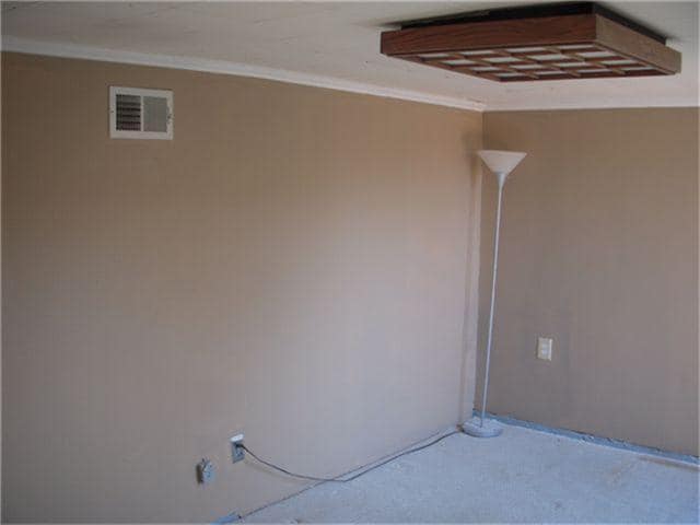 Building Photo - 914 1/2 W 21st St