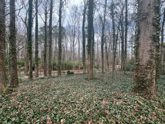 Building Photo - 1201 Linton Ct